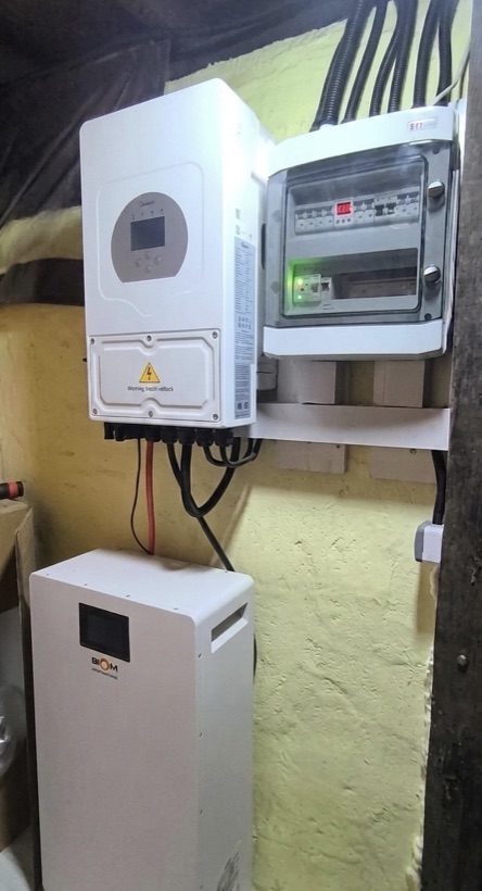 Монтаж ELX Energy: інвертор Deye SUN-8K-SG05LP1-EU-AM2 8 кВт, акумулятор BIOM 16 кВт·год і захисний щит