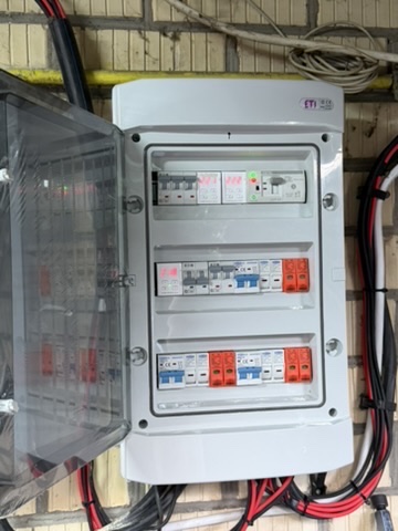 Щит захисту інвертора та сонячних стрінгів на об'єкті ELX Energy у Калинівці
