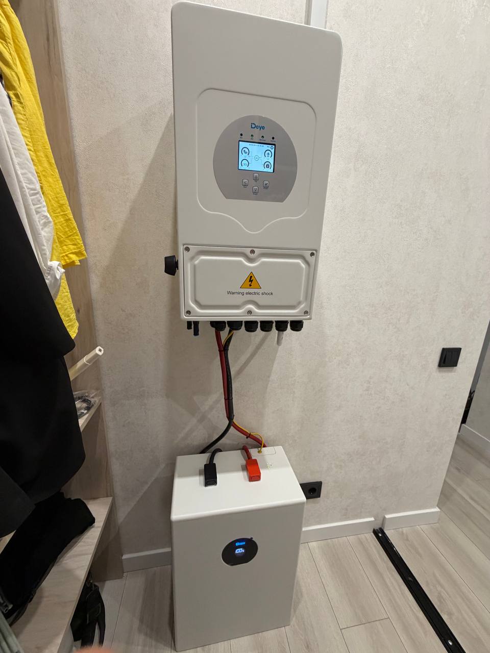 Монтаж ELX Energy для Владислава у ЖК Софія Резиденс: інвертор Deye SUN-06K-SG05LP1-EU-AM2-P та акумулятор Deye SE-F12-C 11,8 кВт·год
