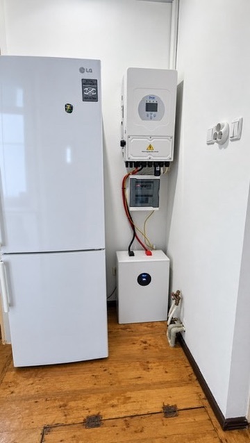 Монтаж ELX Energy для Данила на Видубичах: інвертор Deye 8 кВт, акумулятор Deye SE-F12-C та окремий щит захисту